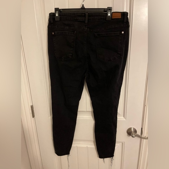 Judy Blue Leopard Patch Junior sz 15/32 Skinny Distressed Jeans Black Frayed Hem - Picture 5 of 10